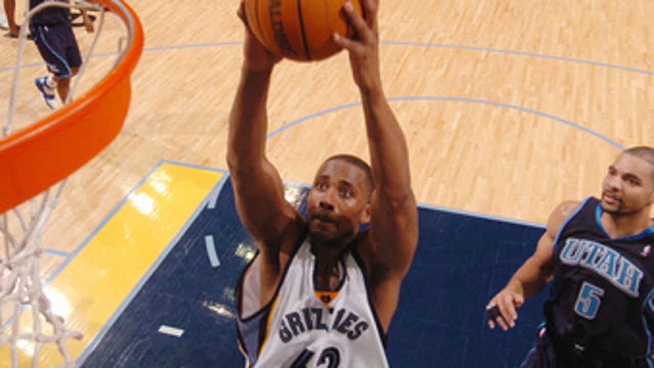 Man charged with 2010 slaying of NBA player Lorenzen Wright